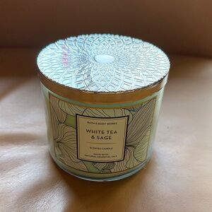 Bath & Body Works White Tea & Sage Candle - Green and White